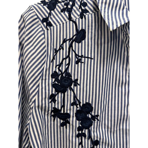 🍒 2/$20 Navy Blue & White Striped Button-Down Blouse, Embroidered Flowers sz M - Picture 2 of 8